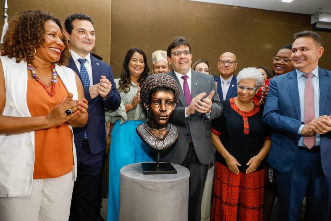 Ministra da Cultura anuncia investimento de R$ 20 milhões na cultura piauiense