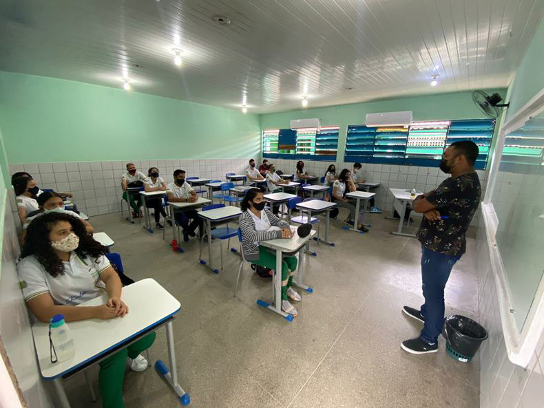 Salário de professores da rede estadual pode chegar a R$ 7 mil após reajuste, diz governo