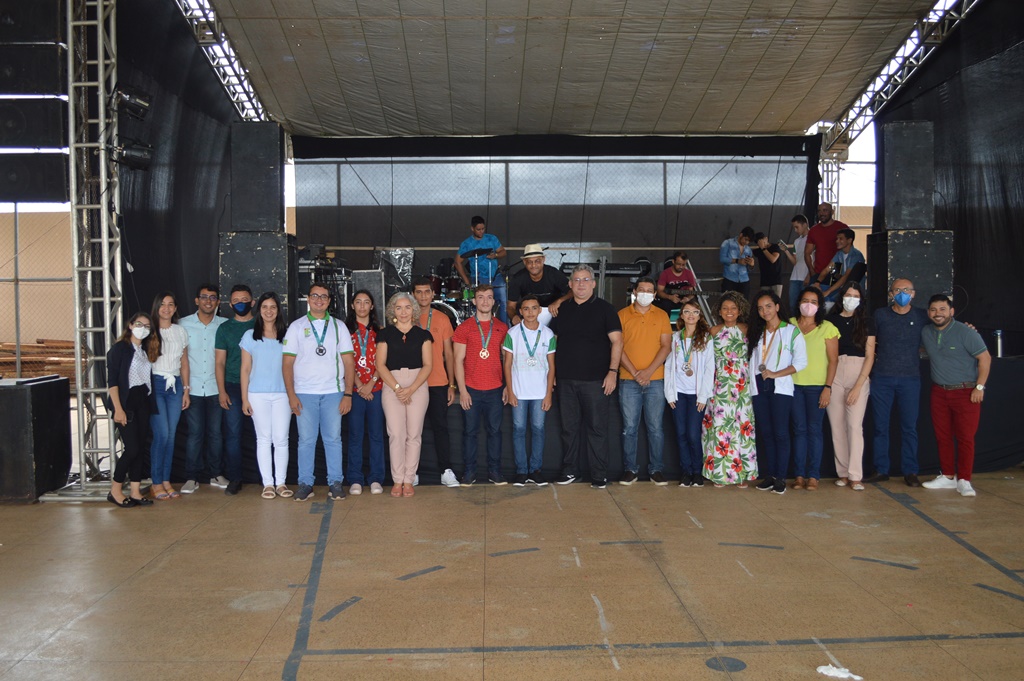 IFPI de Picos comemora 15 anos com vasta programação e entrega de medalhas para alunos