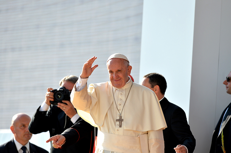 Papa Francisco dedica oração aos afetados pela covid-19 em Manaus