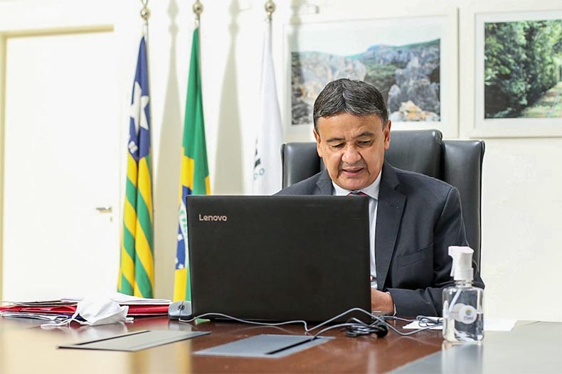 Wellington Dias vai pedir adiantamento de entrega de vacinas à China