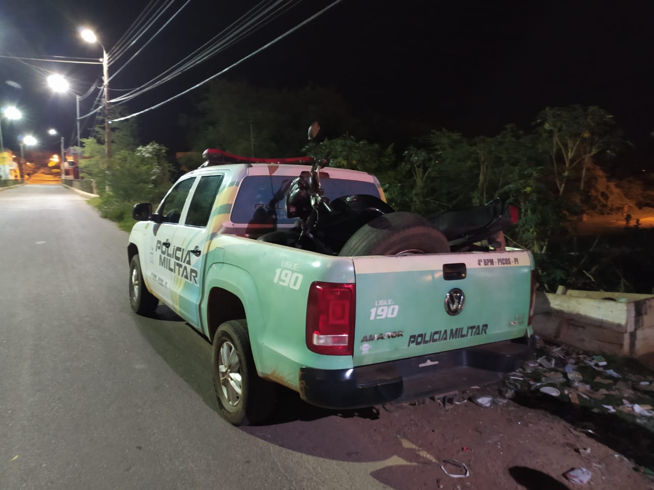 Polícia Militar prende duas pessoas por receptação e furto de veículos em Picos