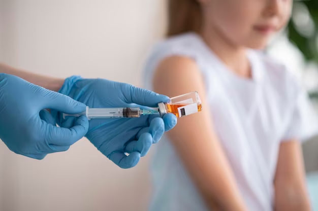 Fiocruz dobra capacidade de produção da vacina contra a febre amarela no país