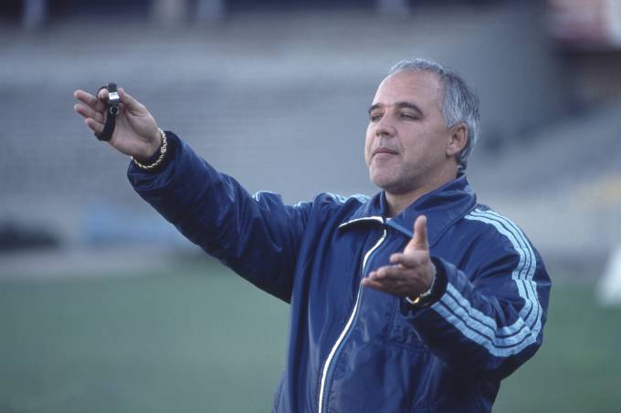 Morre o técnico Valdir Espinosa aos 72 anos