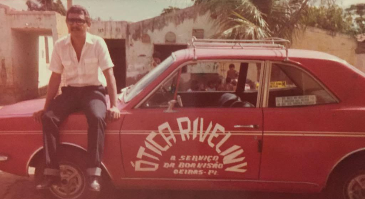 Um Fusca, um Corsel e o sonho de empreender: assim nasceu a Ótica Riveliny, que acaba de completar 40 anos de história