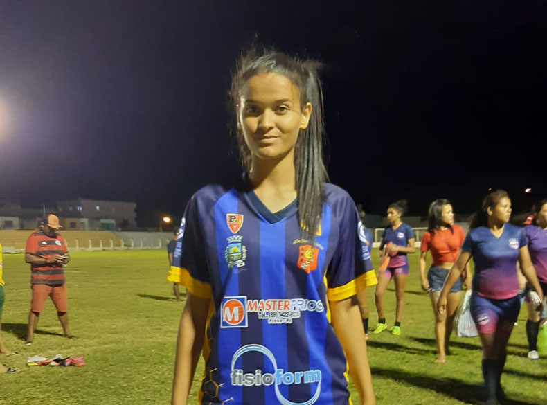 Jogadora do time feminino de Picos morre em acidente na divisa do Piauí com Pernambuco