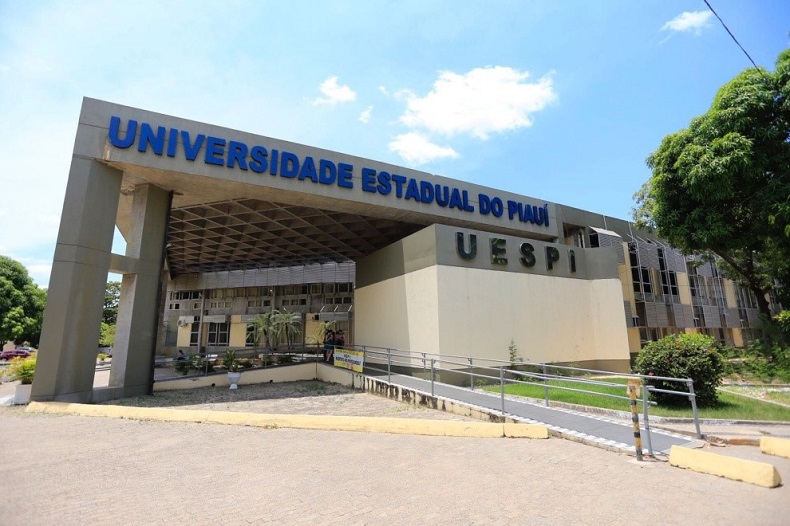 Reitor da Uespi anuncia reforma milionária em dez campi pelo Piauí